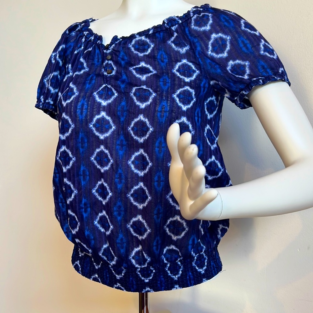 Joe Fresh elastic waist top with patterned light fabric in XS